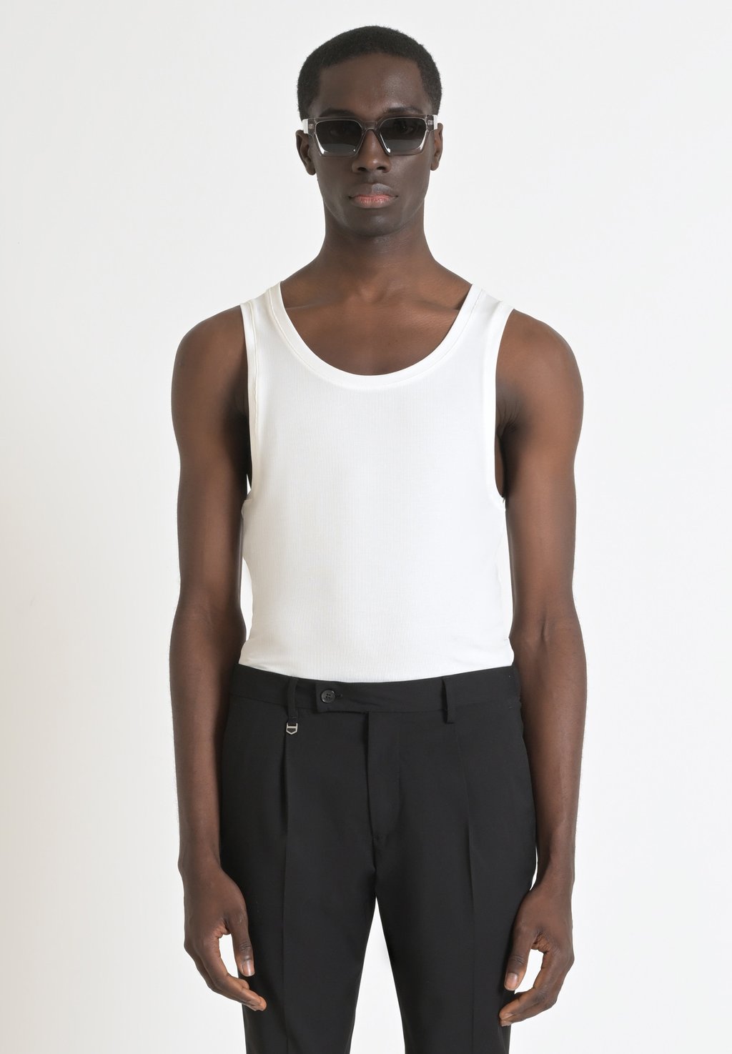 

Топ IN STRETCH CONSTRUCTION WITH LOGOED Antony Morato, бежевый