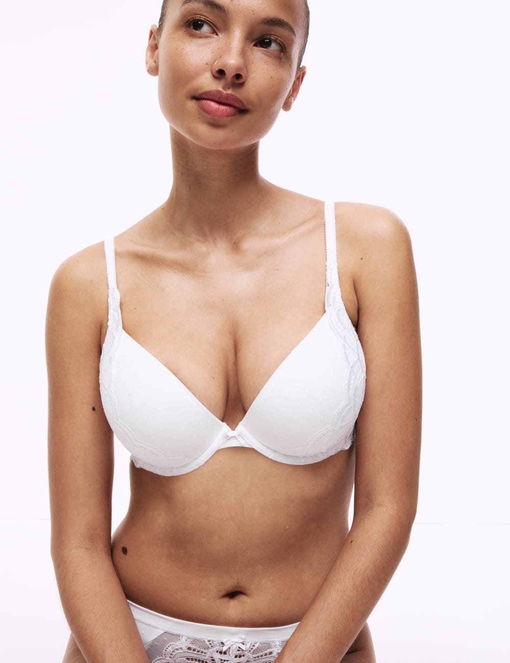 

Бюстгальтер Amelia Lace с глубоким вырезом и косточками Marks & Spencer, белый