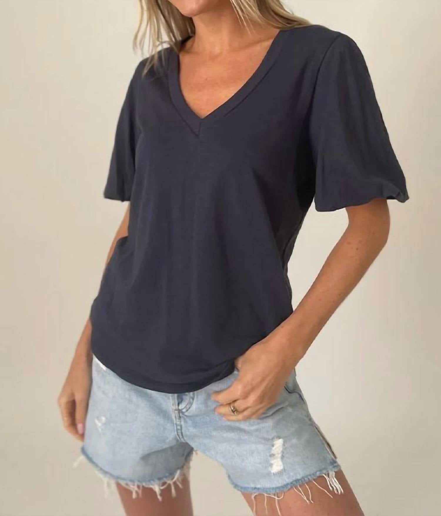 

Футболка Dakota в цвете Navy SIX/FIFTY