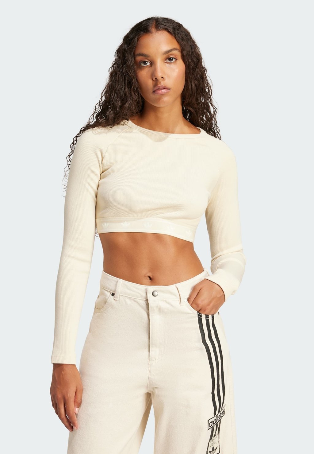 

Топ с длинными рукавами CROP adidas Originals, молочный