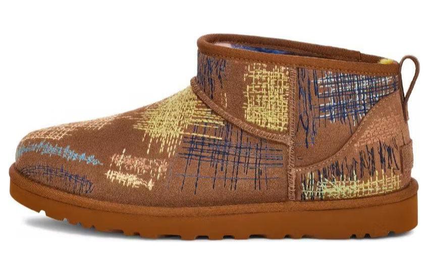 Мужские угги UGG The Elder Statesman X Classic Ultra Mini короткие с вышивкой, коричневый — фото 2