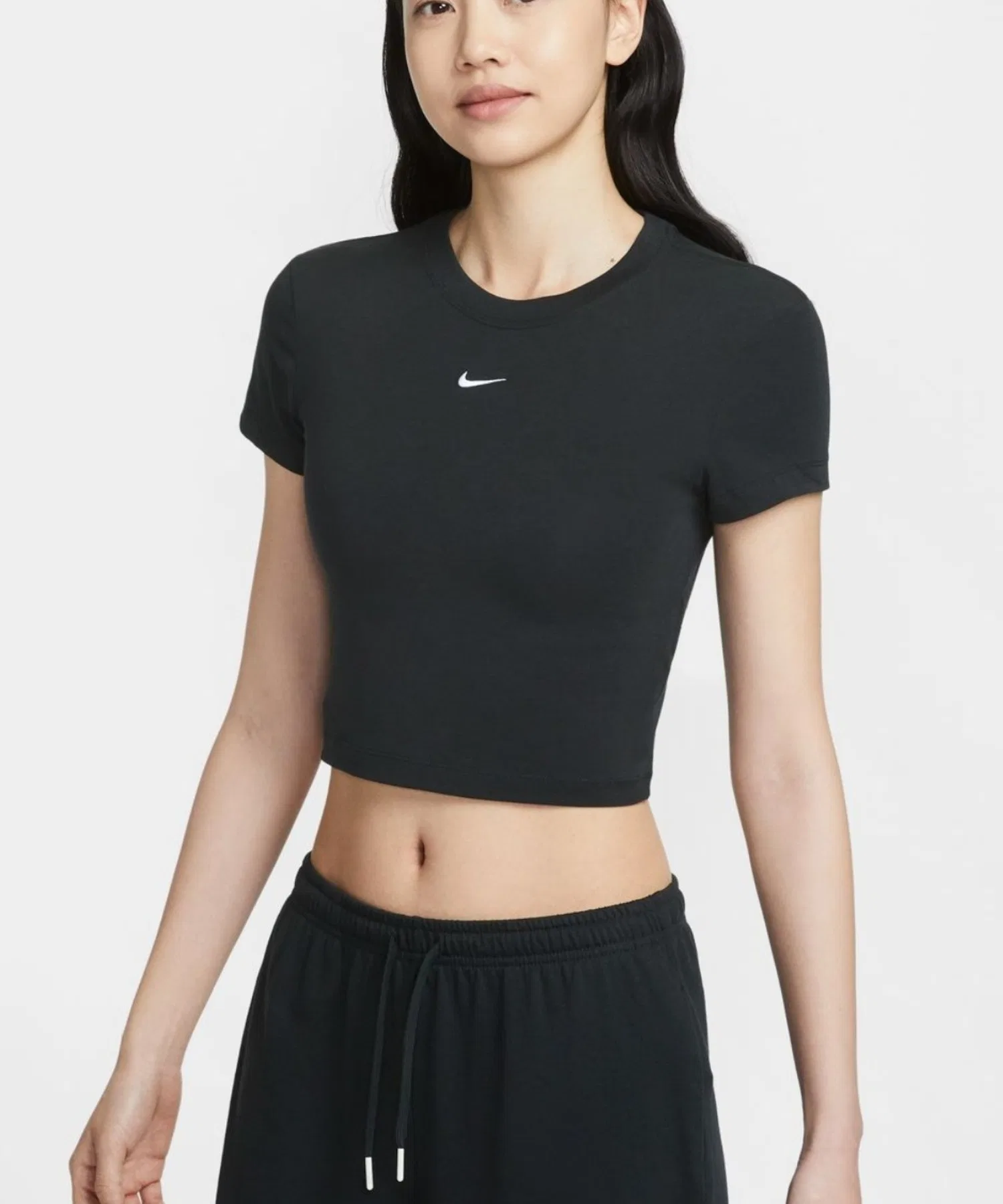 Женская футболка NIKE NSW CHLL CRP S/S укороченная чёрная