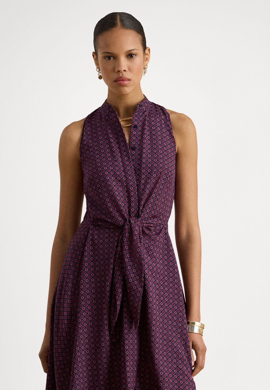 

Платье Lauren Ralph Lauren PRINT TIE-FRONT CREPE SLEEVELESS DRESS, Dark Blue/Violet/Dark Blue
