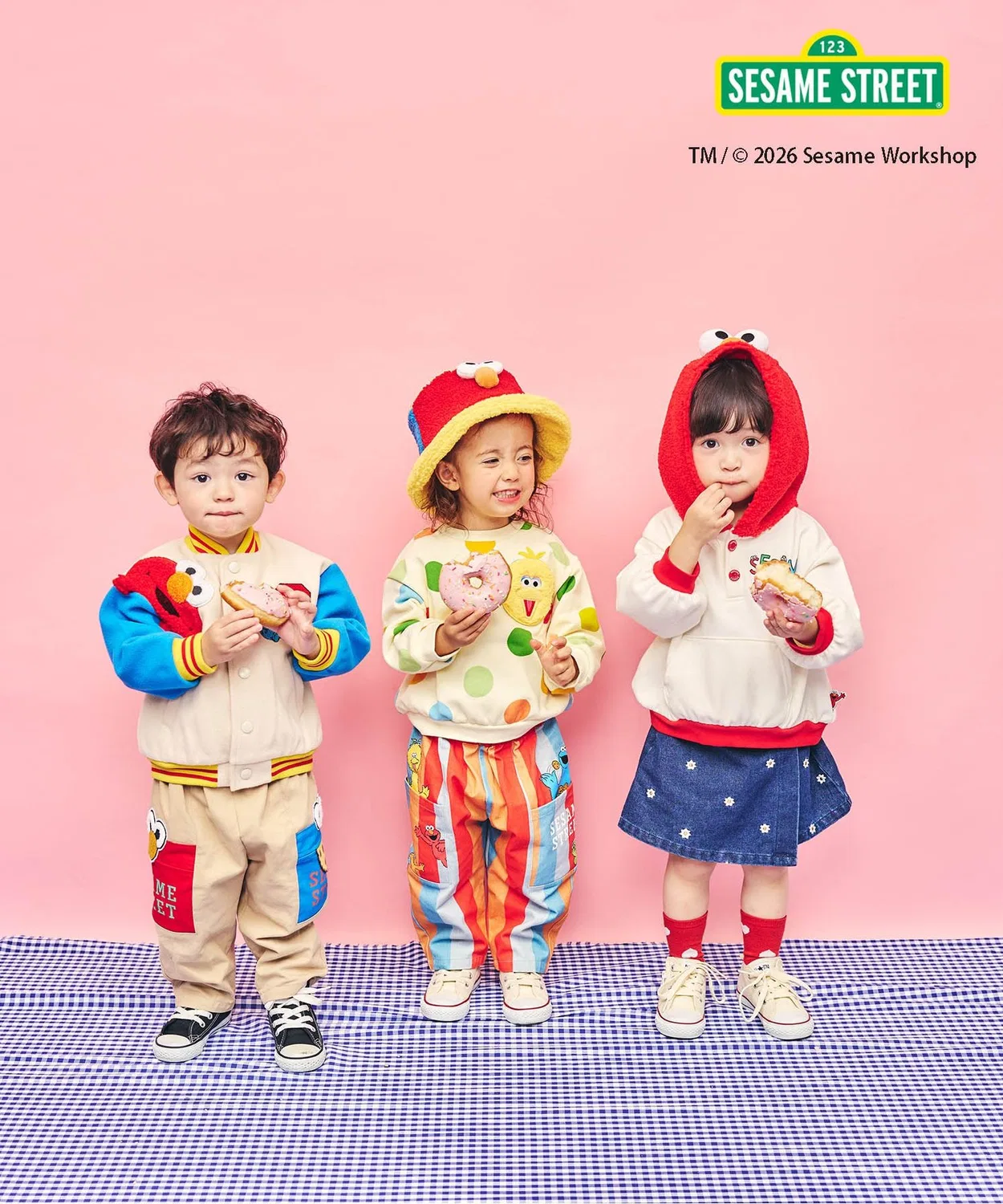 Детская куртка-бомбер Sesame Street, коллекция apres les cours, с принтами Элмо и Куки Монстра, полиэстер, радужный — фото 4