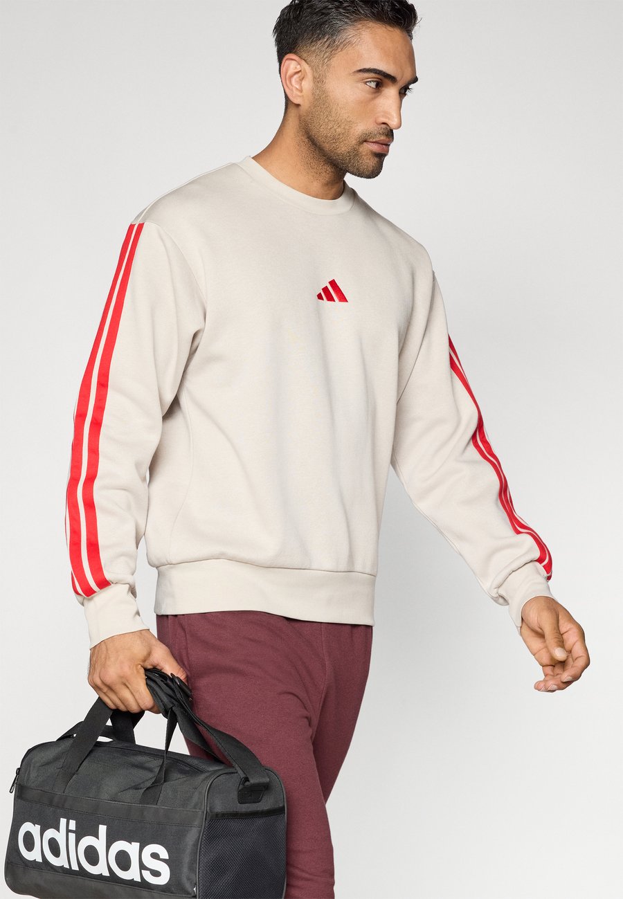 Толстовка Adidas Sportswear Sweatshirt, Alumina/Pure Ruby/Beige — фото 4