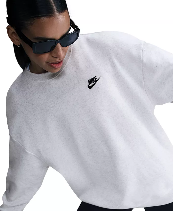 Спортивная одежда для женщин: свободный худи Club Fleece с круглым вырезом Nike, серый — фото 2