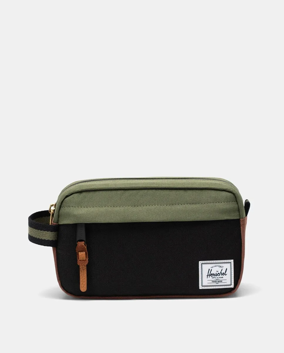 

Небольшая сумка для туалетных принадлежностей Chapter Small Travel Kit от Herschel Supply, черная