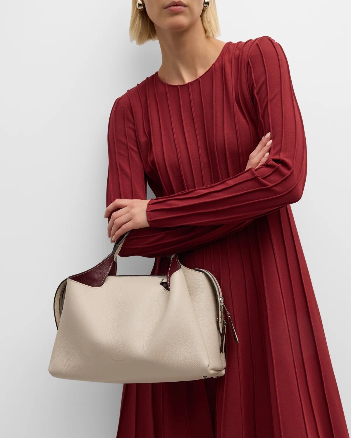 

Кожаная сумка Apa Bauletto среднего размера Tod's, цвет Grigio Brooklyn Bordeaux