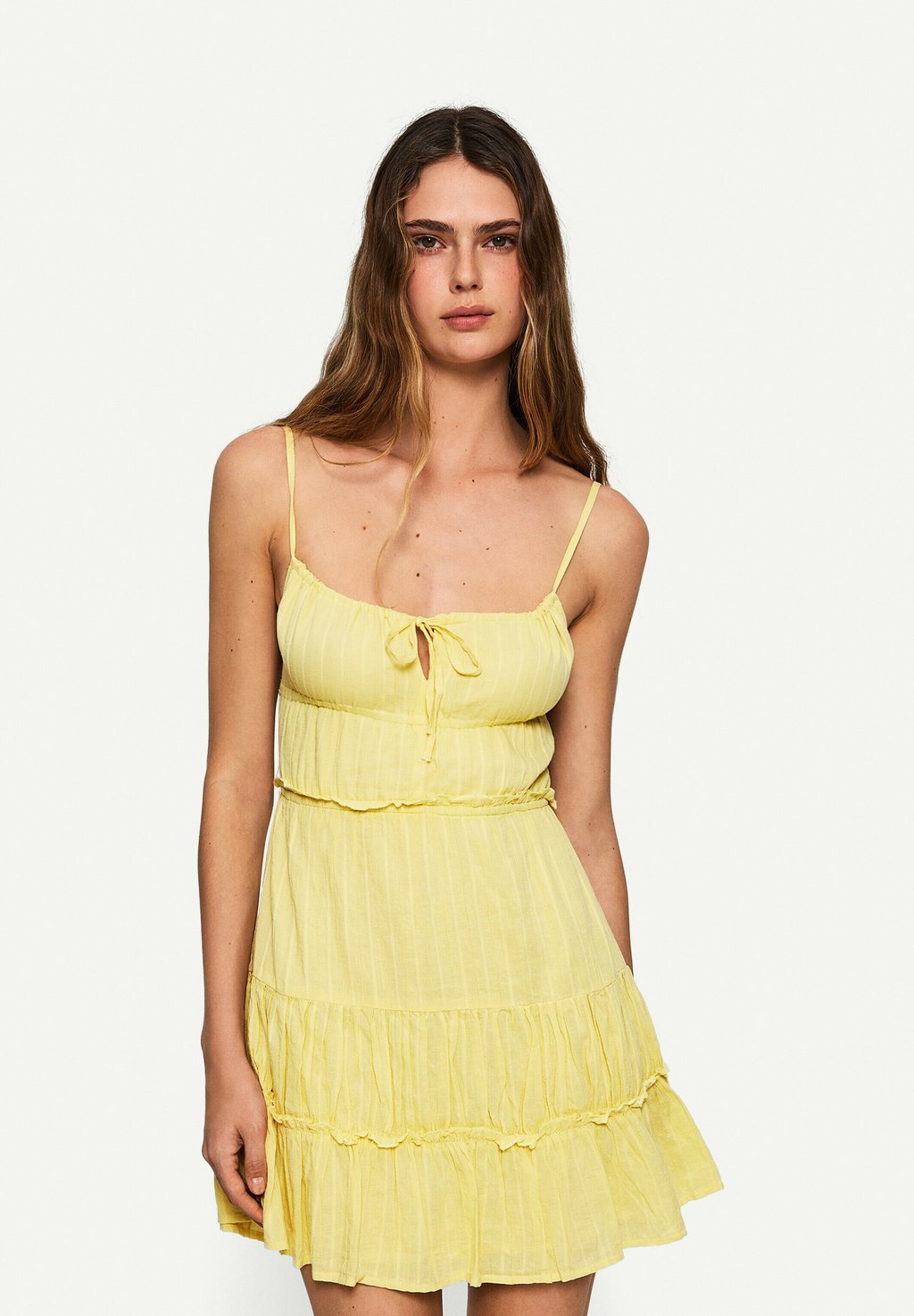 

Повседневное платье FLOUNCE Bershka, желтый