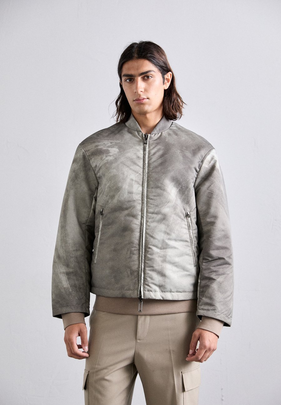 

Куртка Emporio Armani BLOUSON JACKET, Gray/Off White/Dark Grey