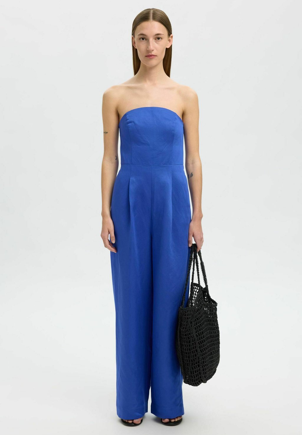 

Комбинезон Selected Femme, цвет Dazzling Blue