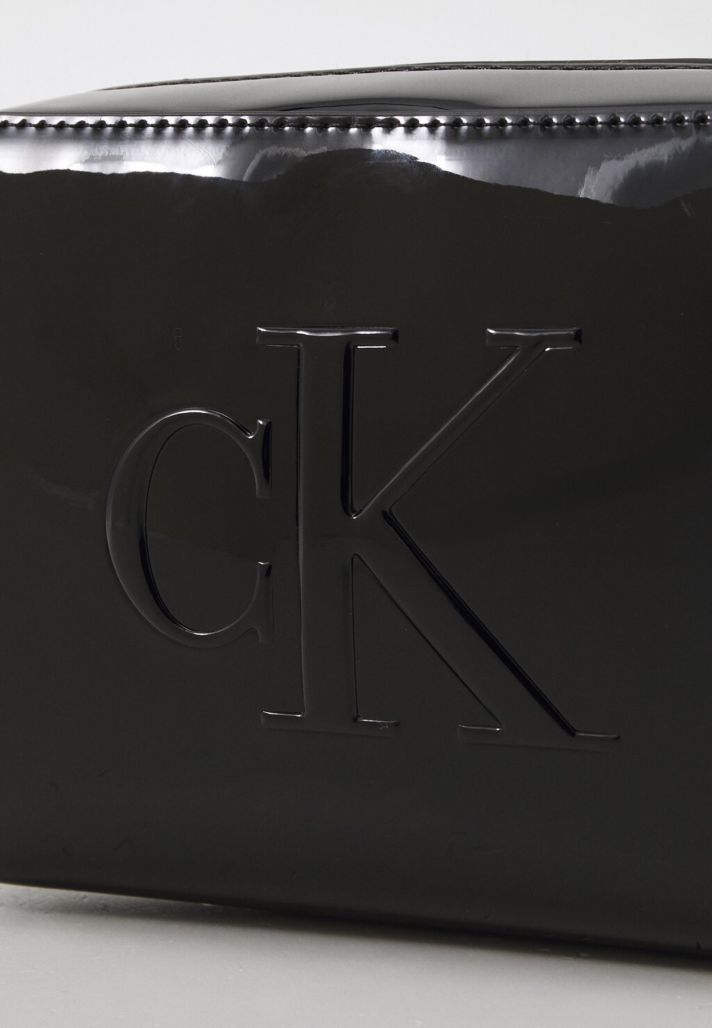 

Сумка через плечо SCULPTED CAMERA BAG Calvin Klein Jeans, черный