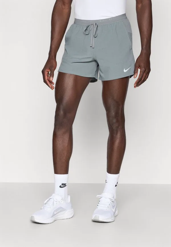 Спортивные шорты stride Nike Performance, Smoke Grey/Reflective Silver-Coloured