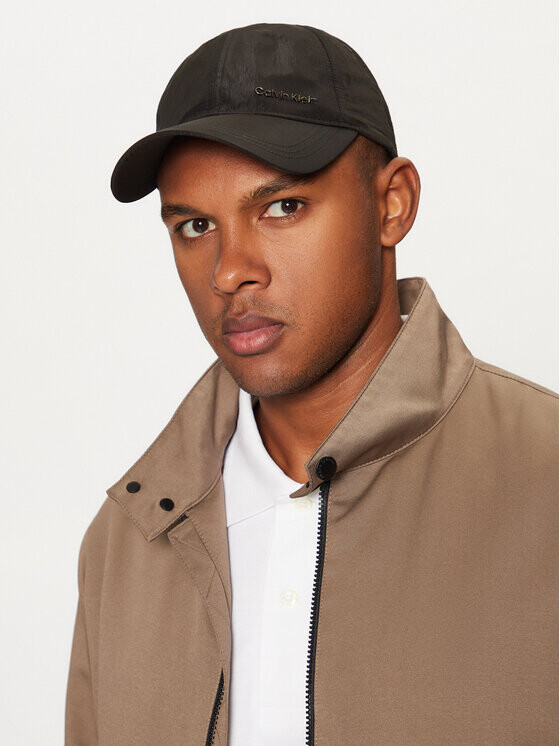 

Кепка Calvin Klein, черный