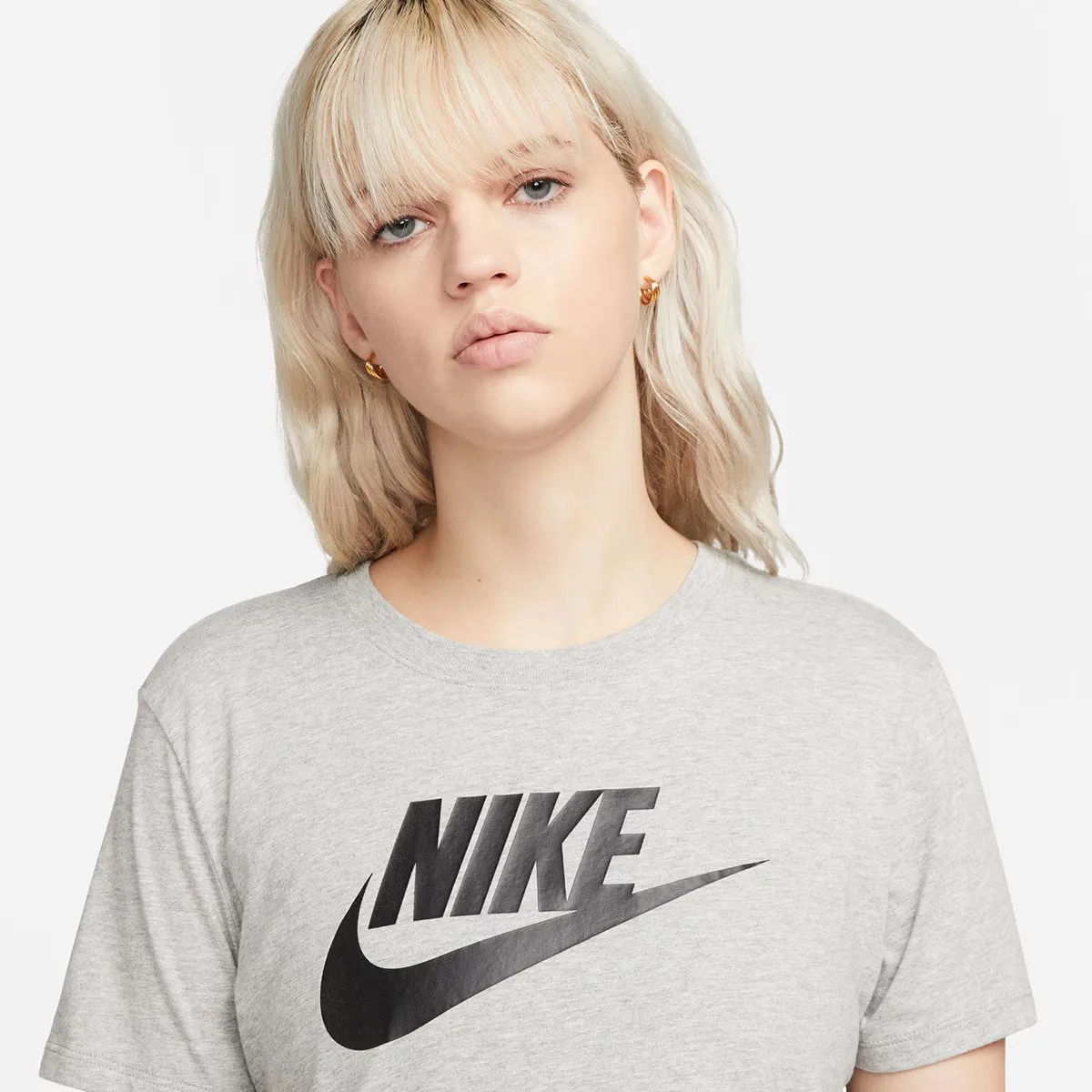 Женская футболка Nike Sportswear Essentials, серый — фото 3