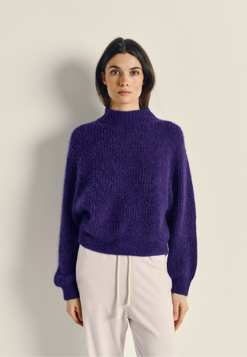 

Джемпер EAST American Vintage, цвет Violet Chine