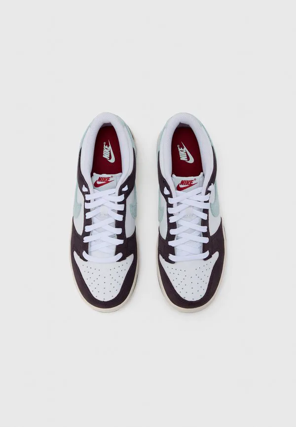 Унисекс кроссовки dunk low Nike Sportswear, White/Glacier Blue/Burgundy Ash/Team Crimson — фото 4