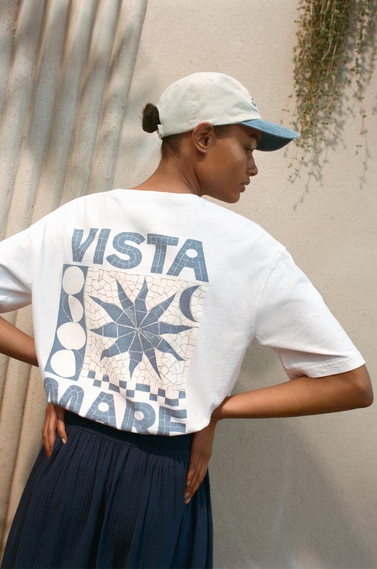 

Футболка с графическим принтом Vista Mare Pull And Bear, белый