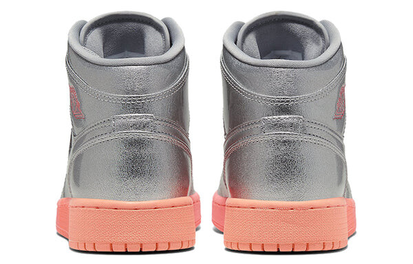 Кроссовки (GS) Air Jordan 1 Mid 'Metallic Silver Pink Crimson', цвет metallic silver/racer pink-wolf grey — фото 4