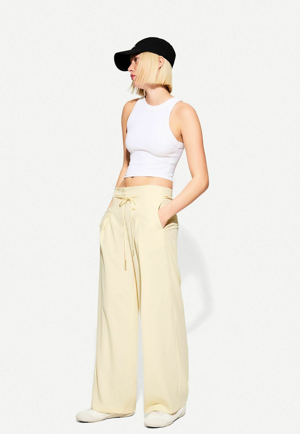

Брюки Bershka, желтый