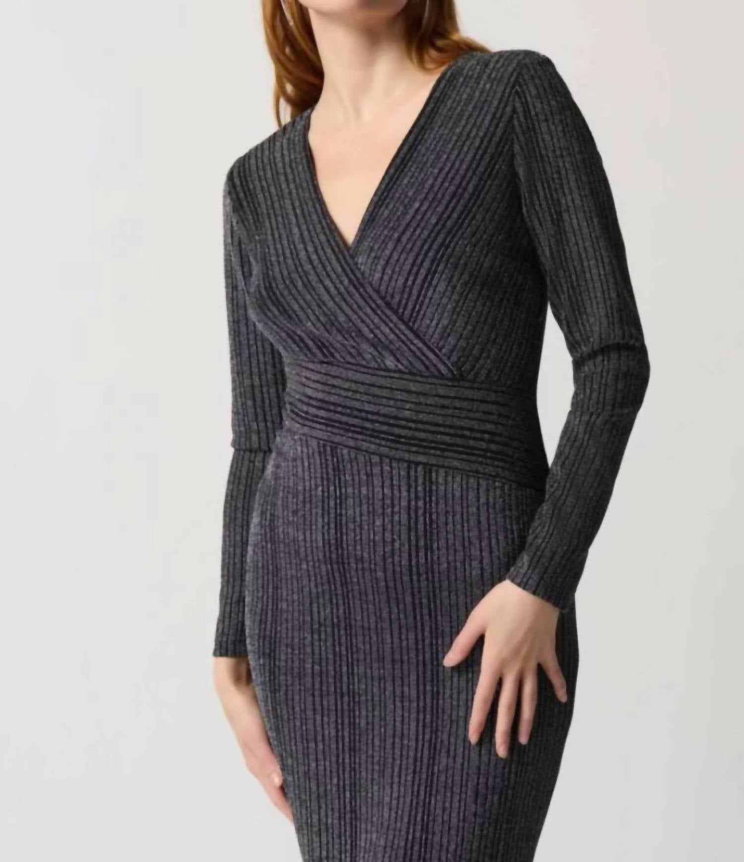 

Платье-миди с полосатым принтом и запахом в черном серебристом цвете Joseph Ribkoff