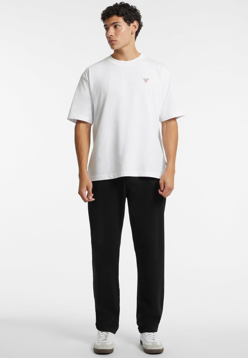 

Брюки REGULAR Guess Jeans, черный