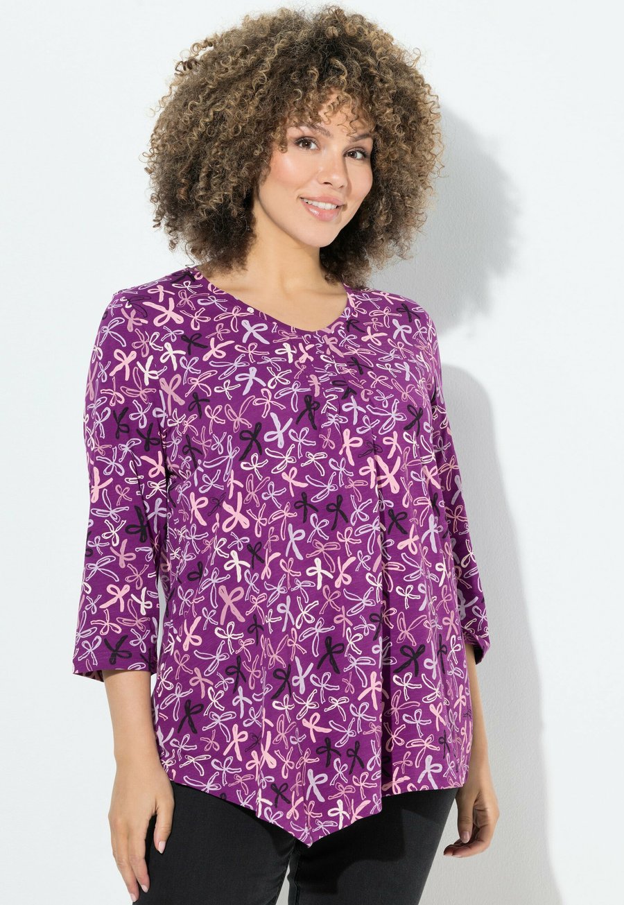 

Топ Ulla Popken RIBBON PRINT 3/4 SLEEVE ASYMMETRIC , Pale Plum/Purple