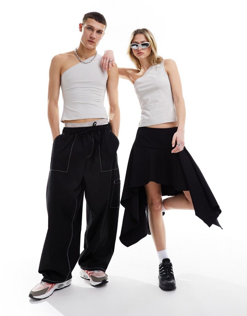 

Бежевый асимметричный топ унисекс Weekday Cindy эксклюзивно для ASOS