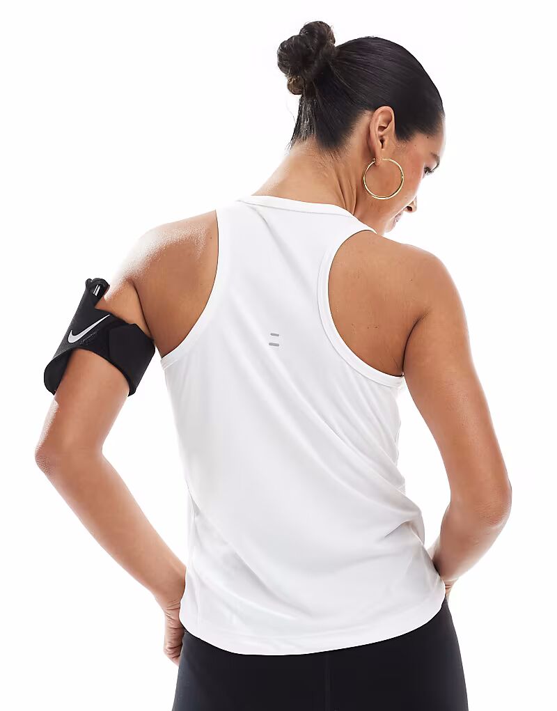 Топ Nike Running Tempo Dri-Fit белого цвета — фото 4