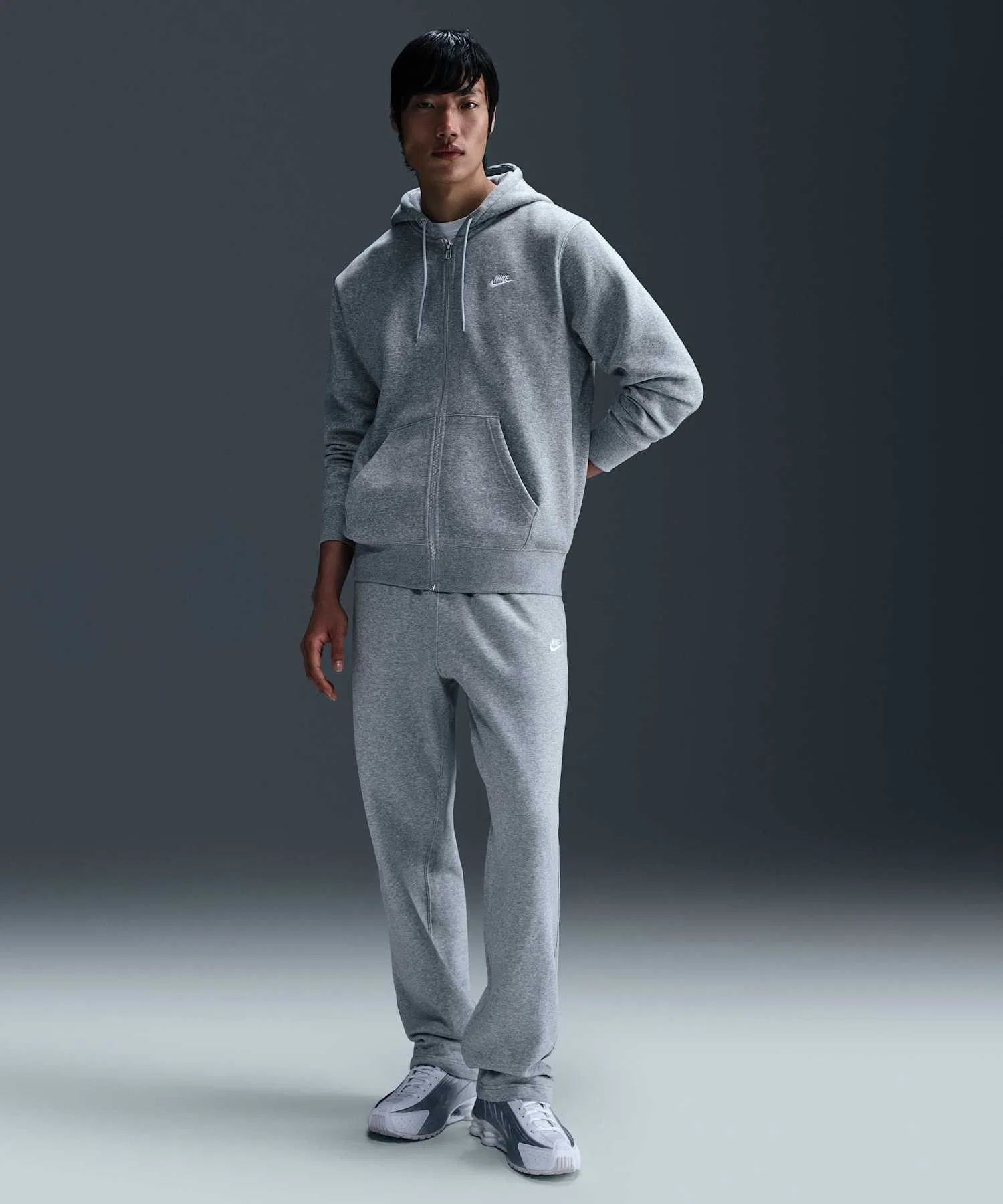 Мужская флисовая толстовка Nike Club на молнии FN3862-063, темно-серый меланж — фото 4