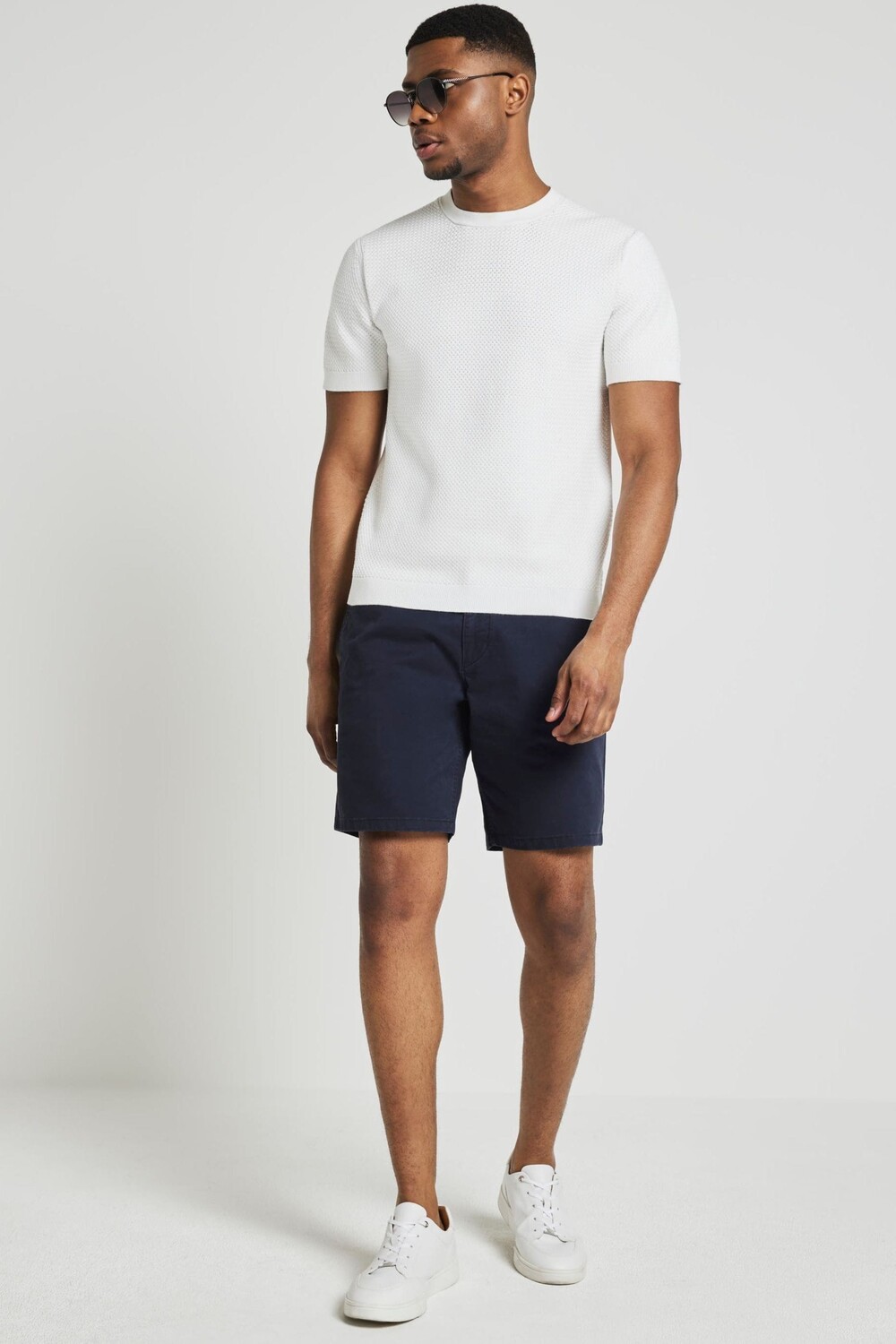 

Постиранные шорты чинос River Island, синий