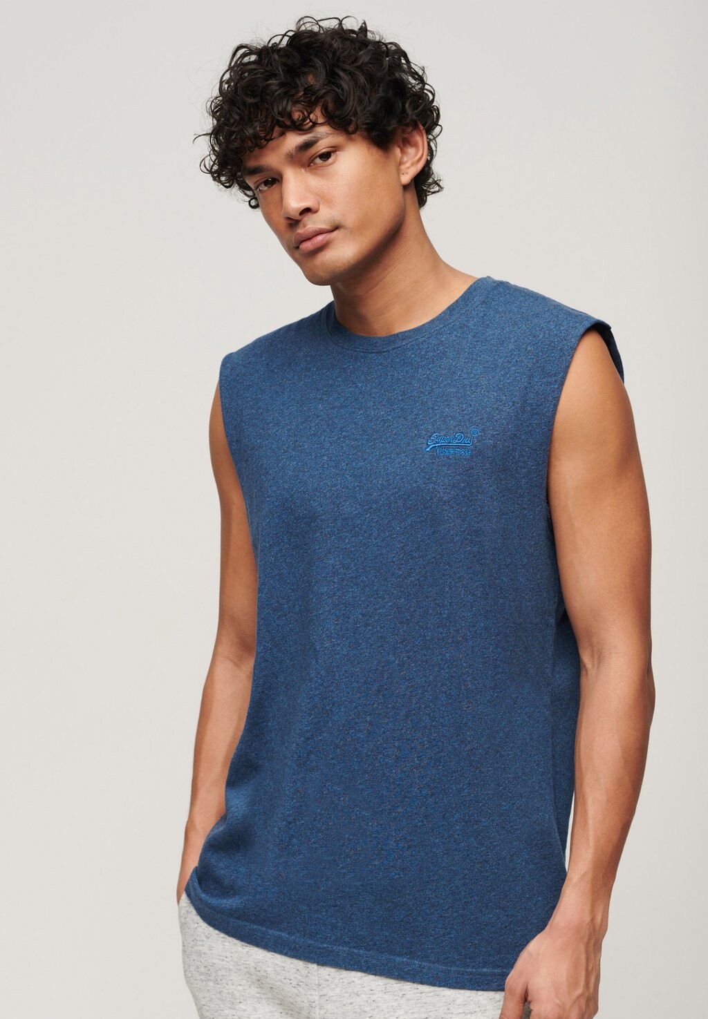 

Топ ESSENTIAL LOGO Superdry, цвет bright blue grit
