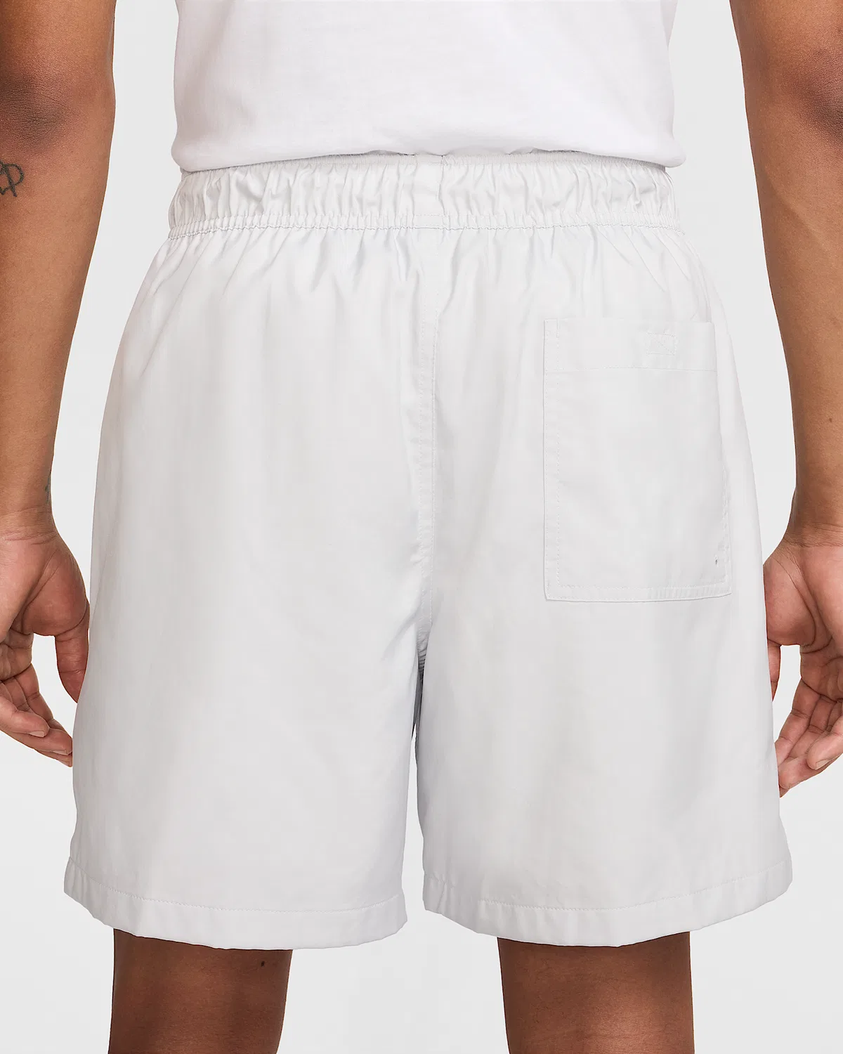 Мужские шорты Nike Club Woven Flow, Photon Dust/White — фото 3