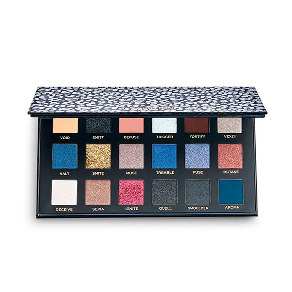 

Палитра теней New Neutral Smoked Palette Revolution Pro, 1 UD