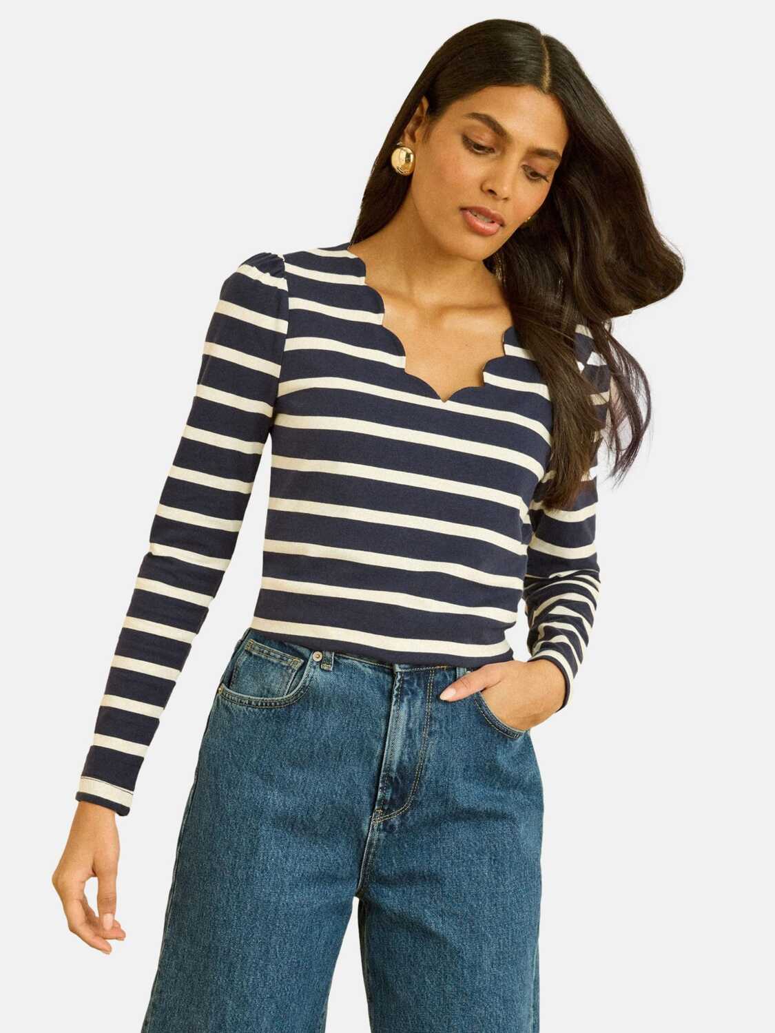 

Love & roses Лонгслив в морском синем цвете