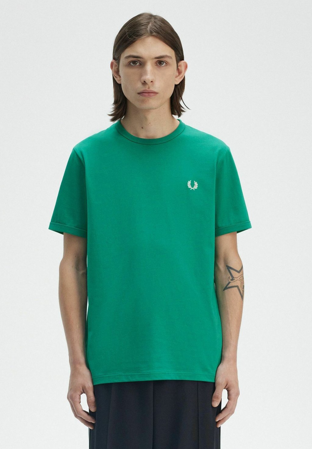 

Базовая футболка Fred Perry, зеленый
