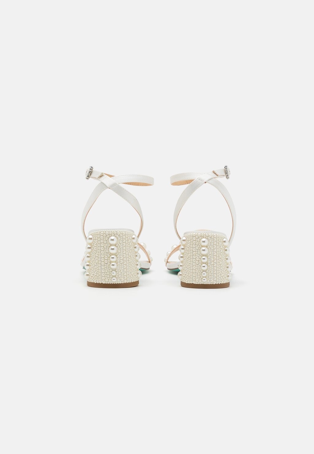 

Сандалии с ремешками TINA Blue by Betsey Johnson, кремовый