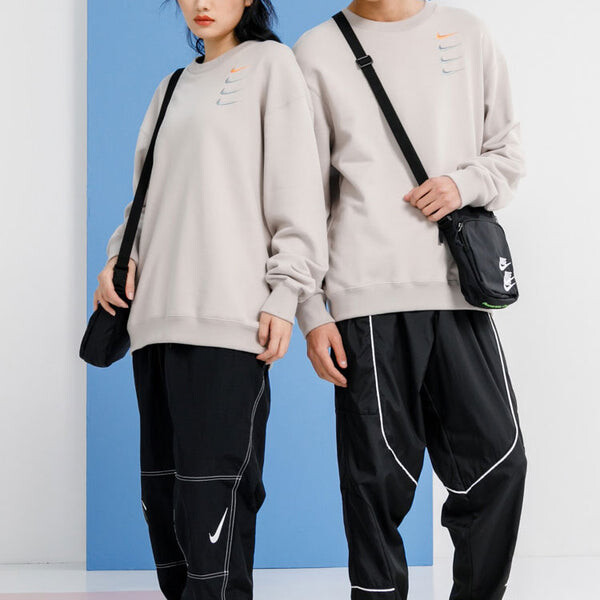 Толстовка Nike French Terry Swoosh Embroidered Round Neck Sports Pullover Couple Style light grey, серый — фото 4