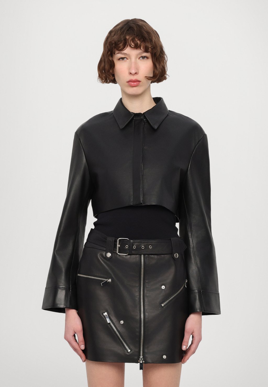 

Блузка на пуговицах CROPPED SHIRT STUDIO ID, черный