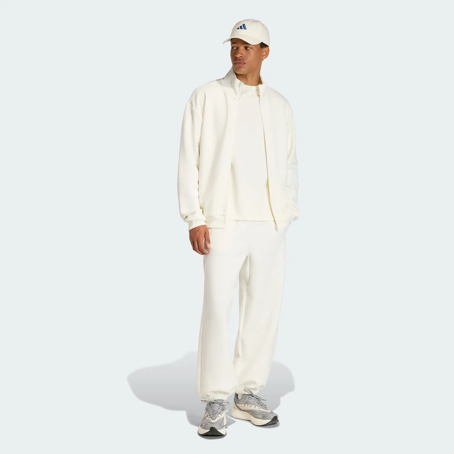 Мужская спортивная куртка Soft Luxe Track Top цвета Off White от Adidas — фото 3