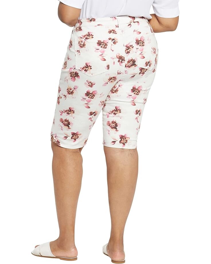 

Шорты Nydj Plus Size Bike Capris w/ Rivet Sideseam in Bonnieux, цвет Bonnieux