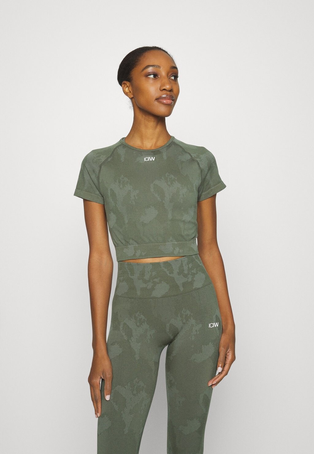 

Футболка с принтом SEAMLESS ICANIWILL, зеленый