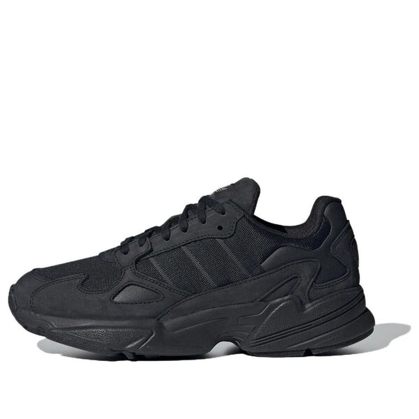 Кроссовки оригиналы falcon Adidas, черный