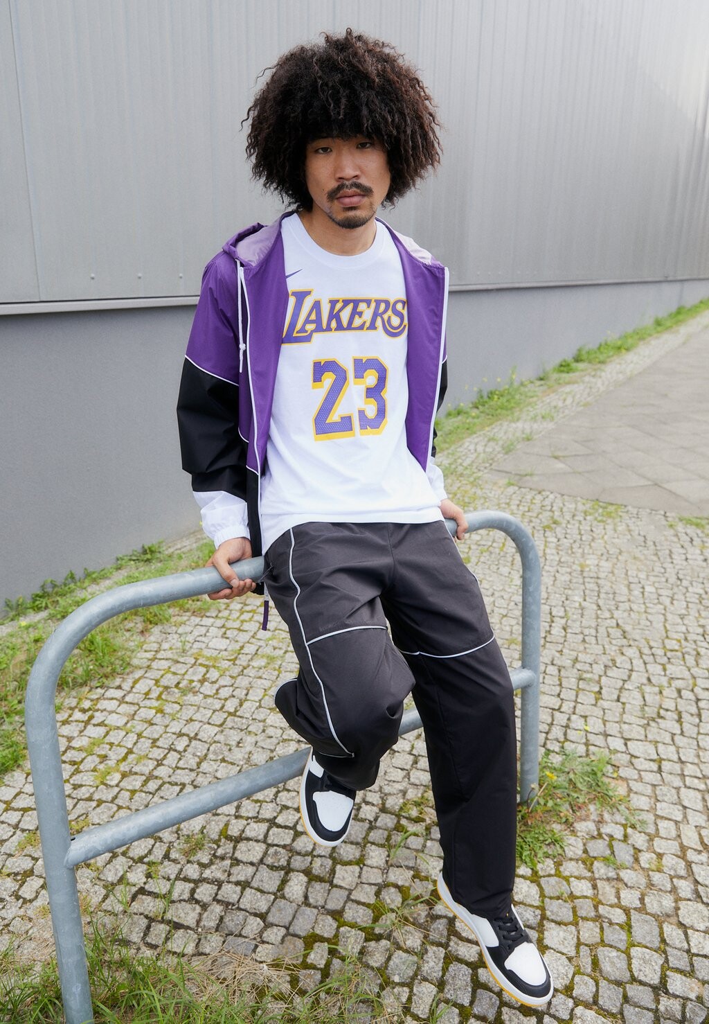 Team ФУТБОЛКА NBA LOS ANGELES LAKERS LEBRON JAMES Nike, белая — фото 2