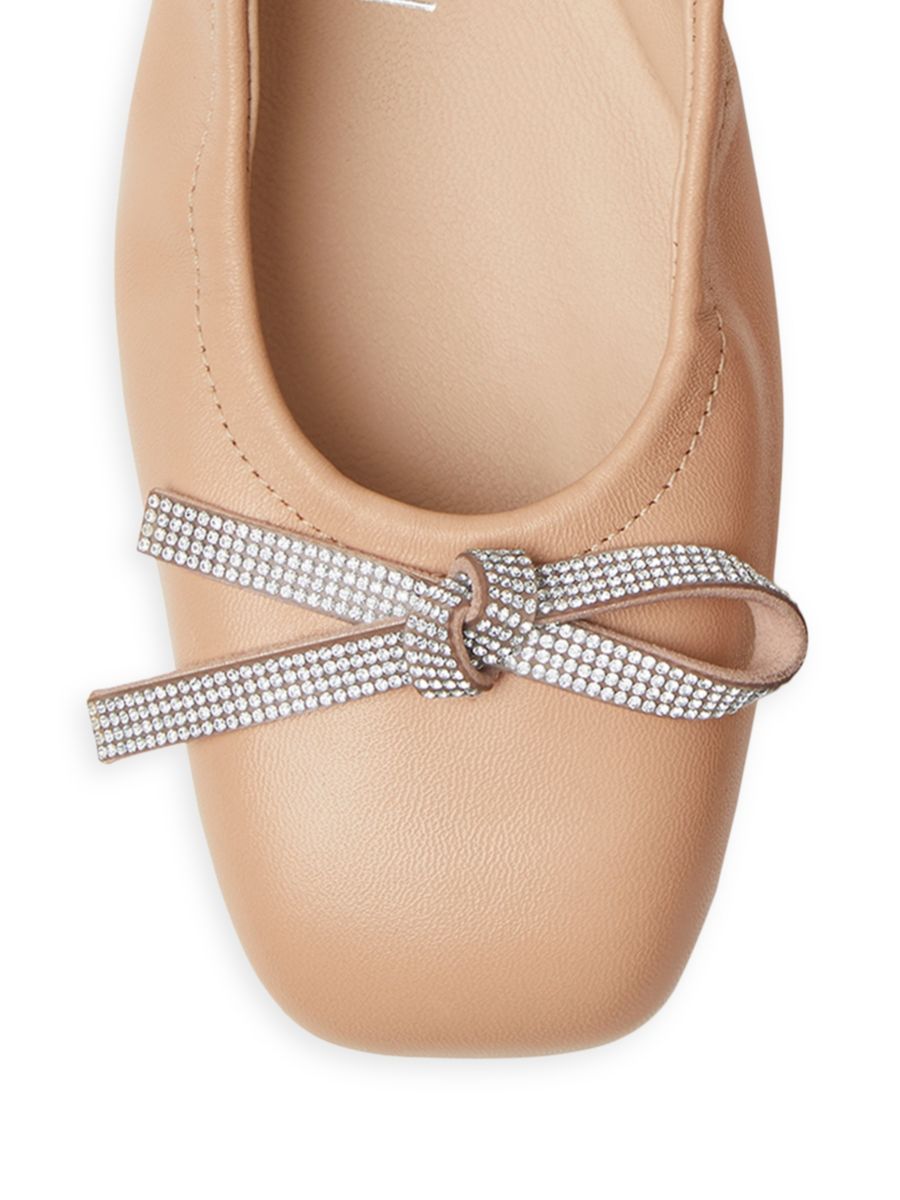Кожаные балетки с декоративным бантом Stuart Weitzman, цвет Poudre — фото 4