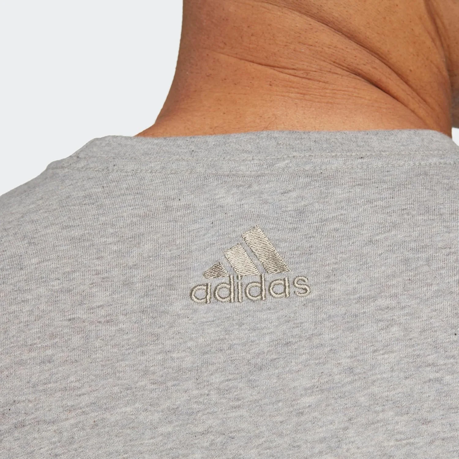 Футболка adidas Essentials Single Jersey с вышитым логотипом — фото 3