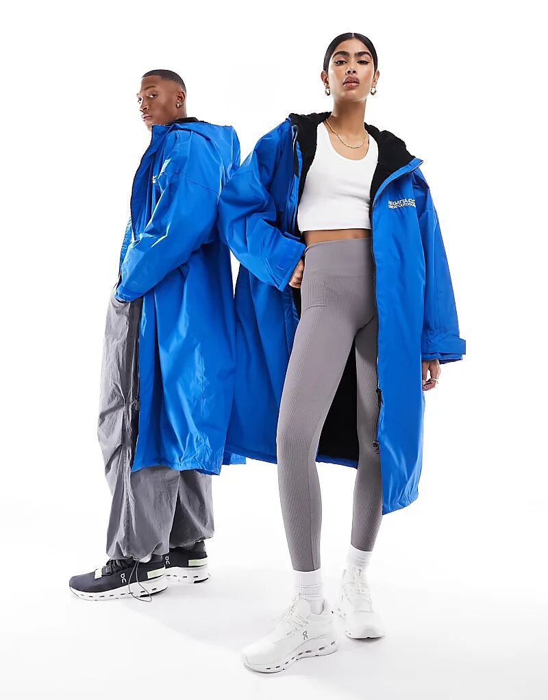 

Водонепроницаемый халат Regatta синего цвета