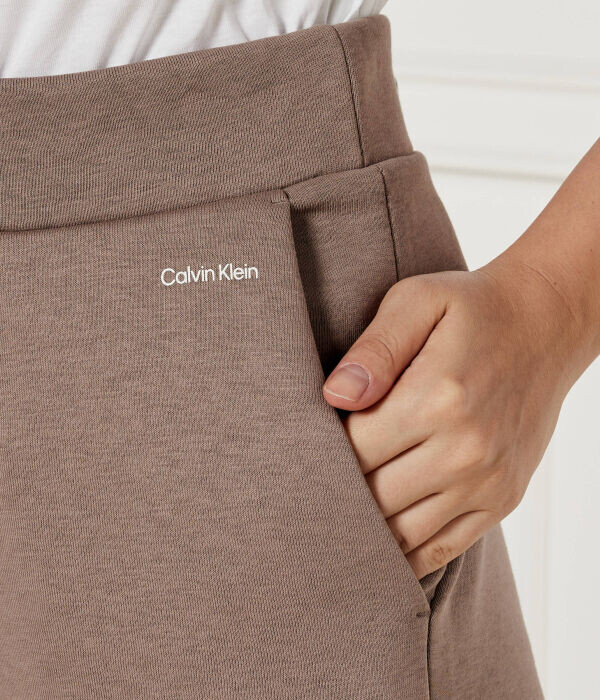 Штаны спортивные Calvin Klein Regular Fit, бежевый — фото 4