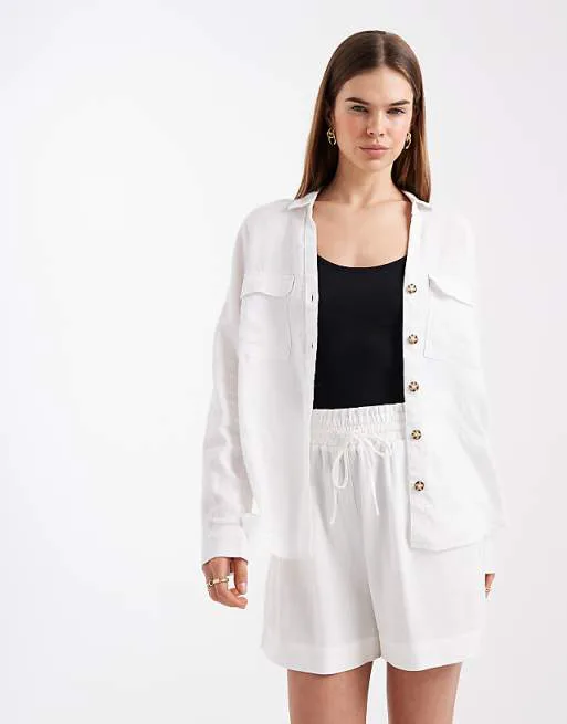 

Белые льняные шорты с завязкой на талии Vero Moda