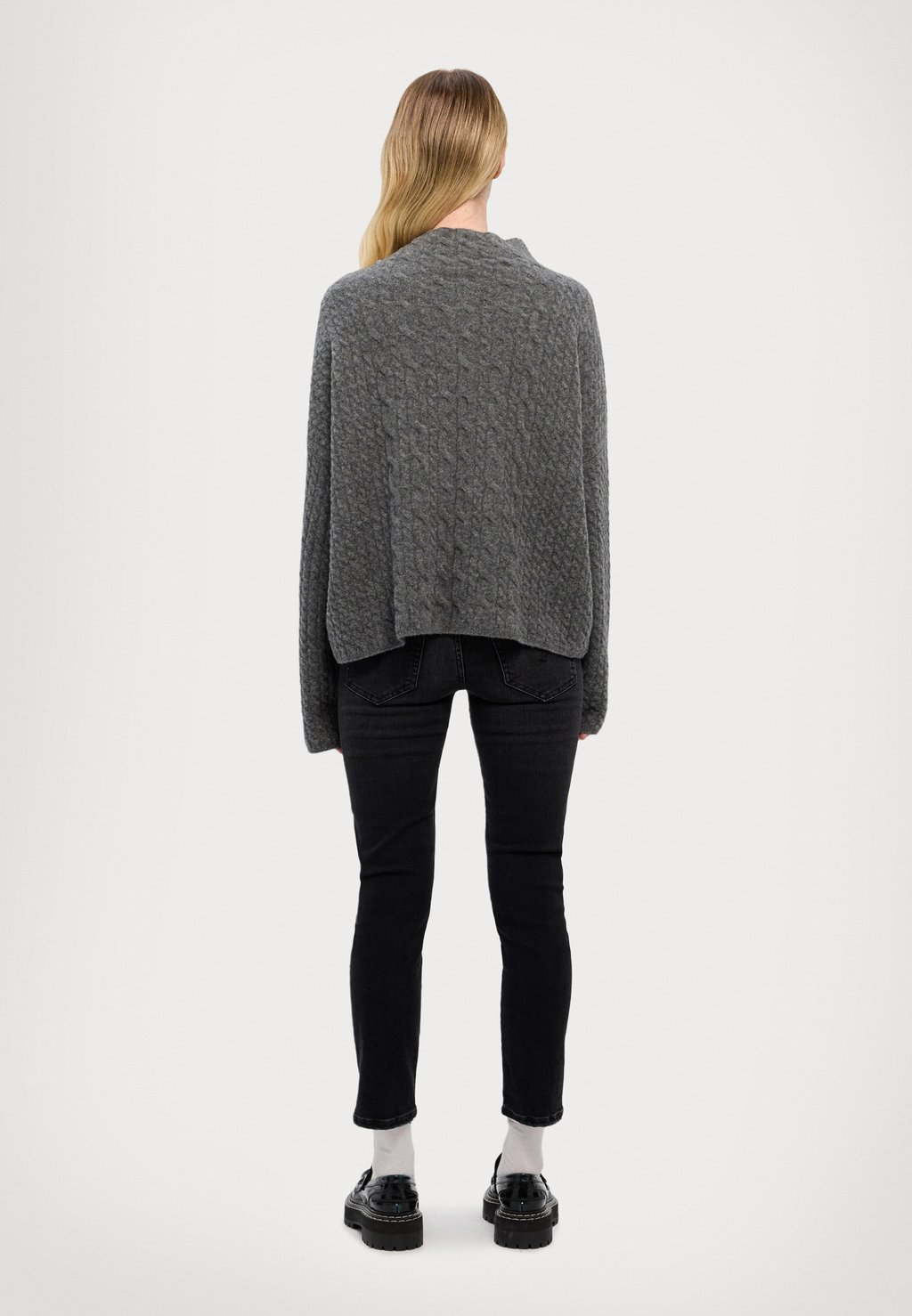 

Вязаный свитер MIKA BRAID SWEATER Filippa K, серый